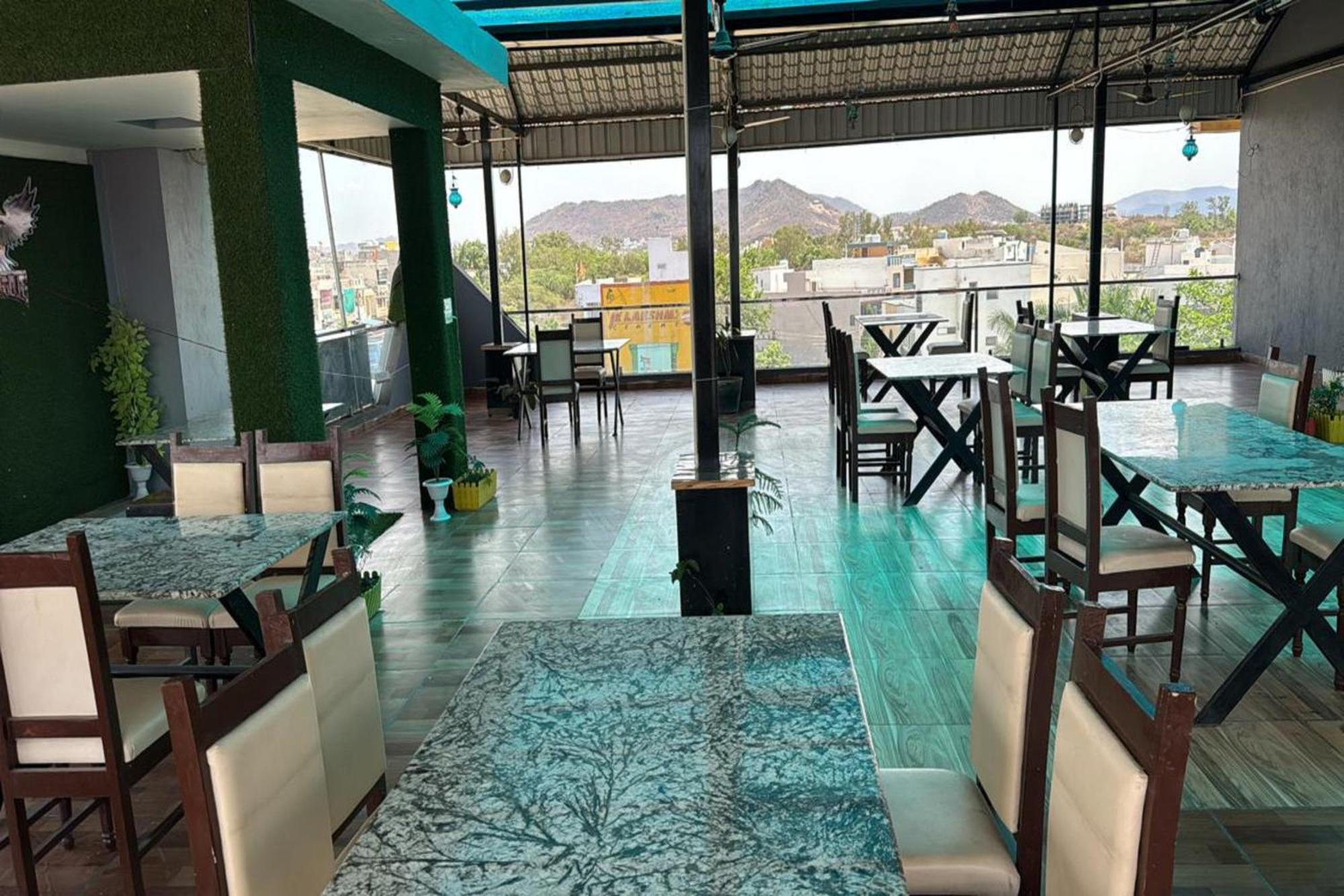 Hotel Eagle Inn Udaipur Bagian luar foto