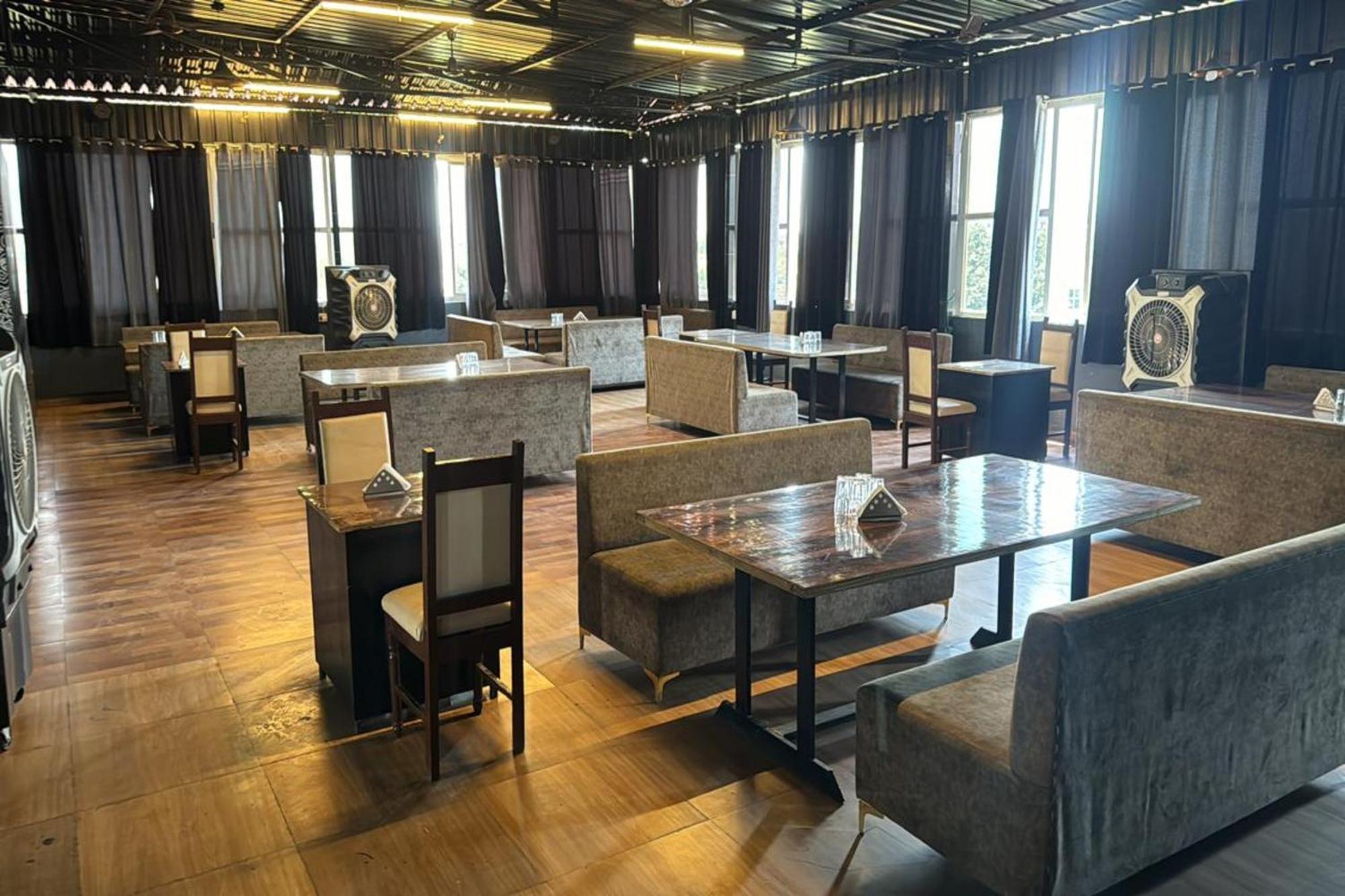 Hotel Eagle Inn Udaipur Bagian luar foto
