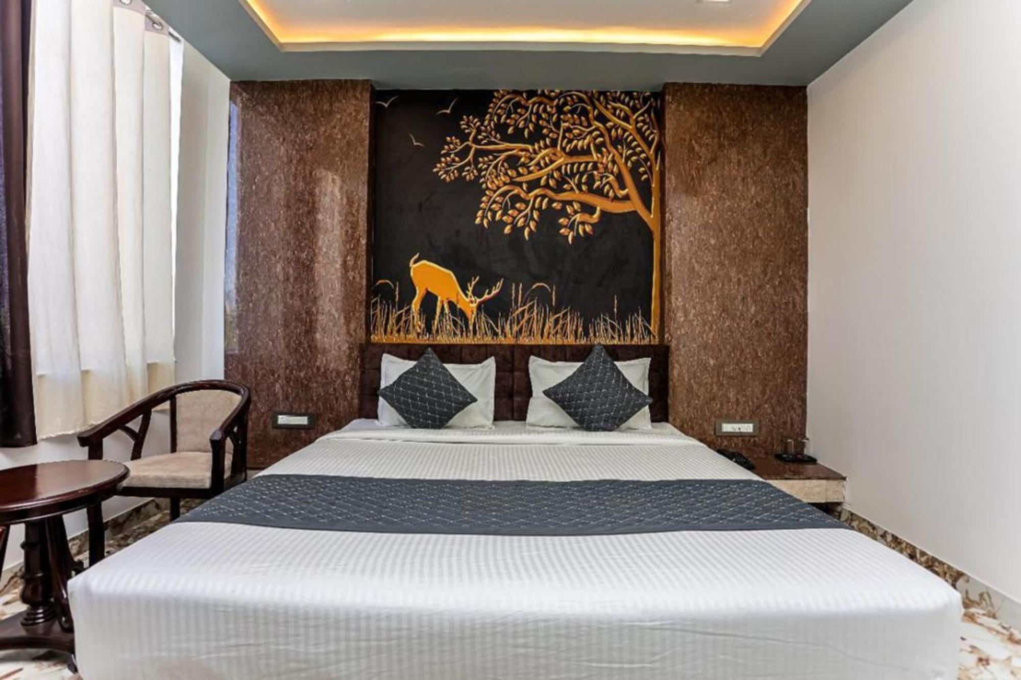 Hotel Eagle Inn Udaipur Bagian luar foto