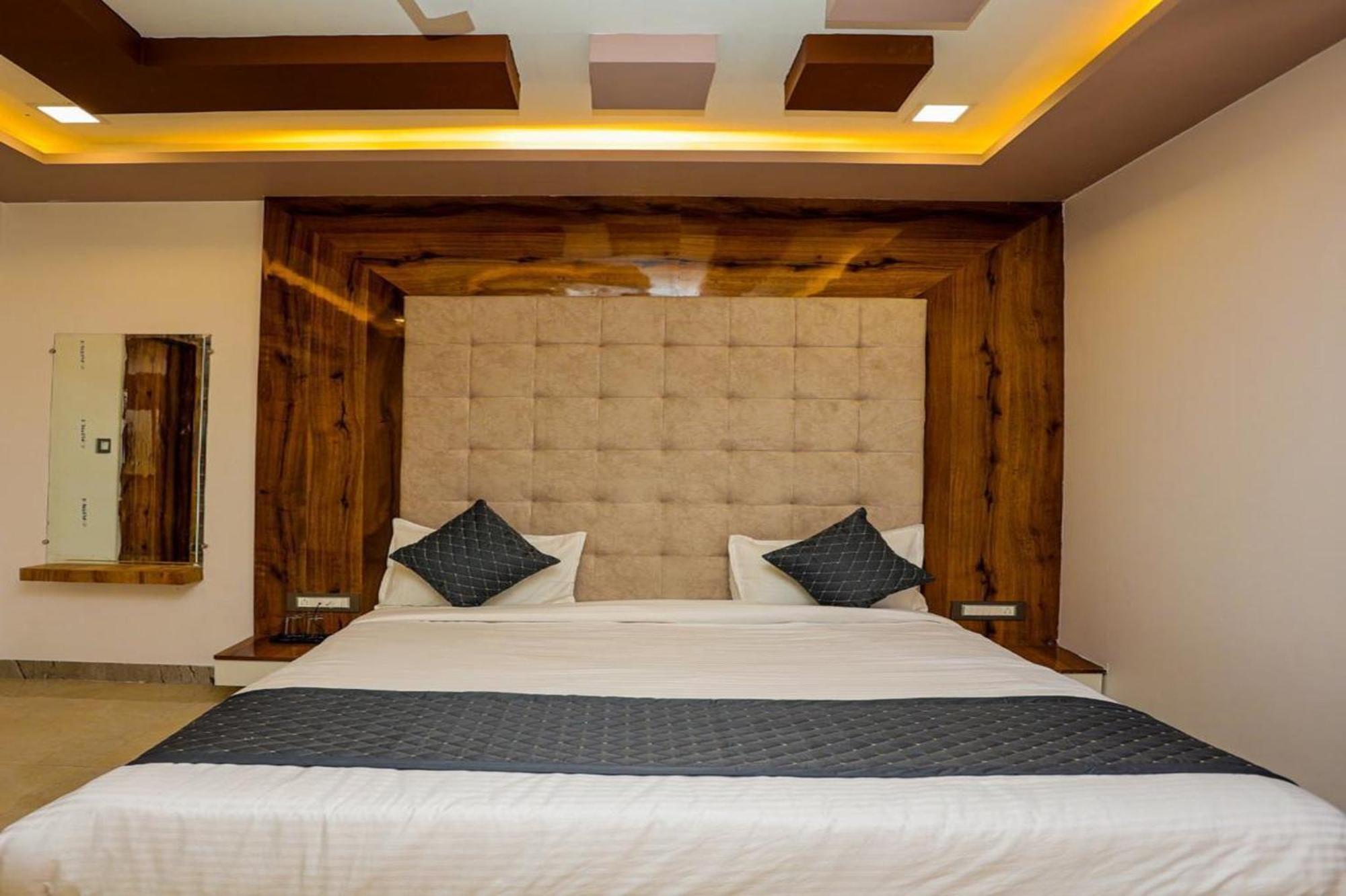 Hotel Eagle Inn Udaipur Bagian luar foto