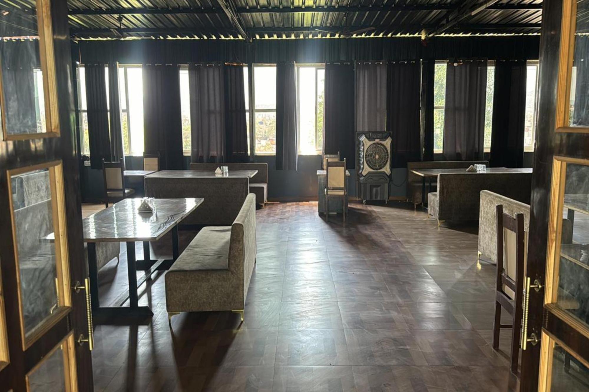 Hotel Eagle Inn Udaipur Bagian luar foto