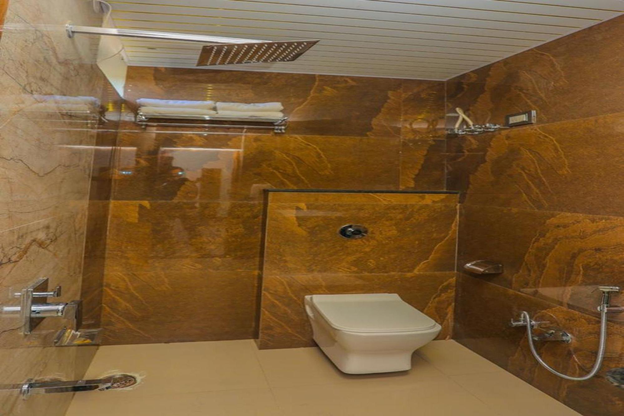 Hotel Eagle Inn Udaipur Bagian luar foto